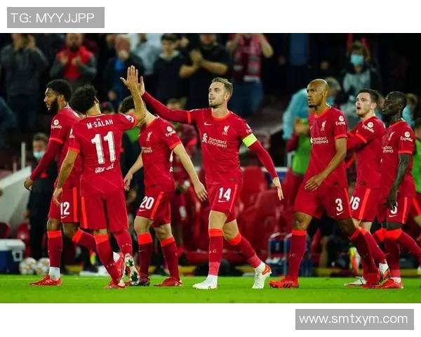 足球球星伪装挑战：明星球员街头隐匿大揭秘，谁能认出他们的真面目